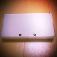 3ds 本体 2GB、充電器付のサムネイル