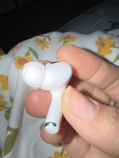 未使用に近いApple AirPods Pro 第2世代 右耳 A2698のサムネイル