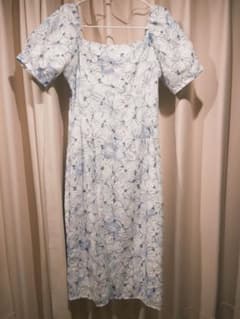 花柄パフスリーブワンピースのサムネイル