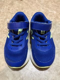 ニューバランス　677  14.5㎝のサムネイル