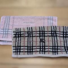 BURBERRY ピンク チェック柄 フェイスタオル2枚セット - メルカリ