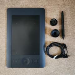 【ジャンク】Wacom Intuos Pro small PTH-451のサムネイル