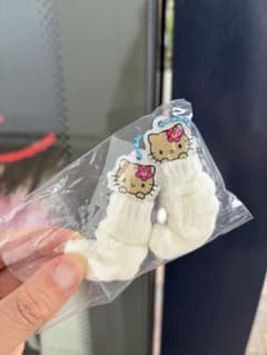 ハローキティ 平成レトロギャルソックス miniキーホルダーのサムネイル