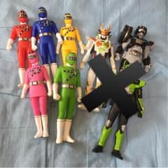 戦隊、ライダーの人形のサムネイル