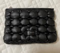 shu uemura ブラックポーチのサムネイル