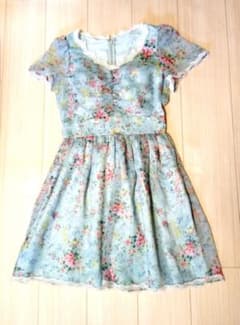 花柄ワンピースのサムネイル