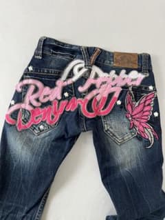 RED PEPPER 24 デニムパンツ ブーツカット 蝶刺繍のサムネイル