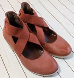 JS Heartlavel 本革 コンフォートシューズ クロスストラップ