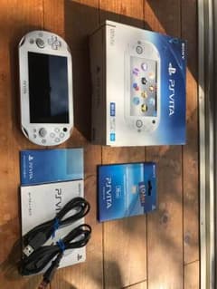 かおるん♪様専用 PSVITA PCH-2000 ホワイトのサムネイル