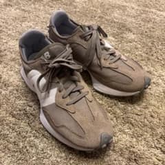 New Balance スニーカーのサムネイル