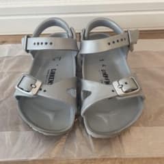 BIRKENSTOCK 키즈 샌들 실버