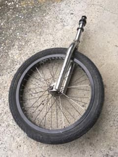 bmx オデッセイ　フロントハブ　ホイール　タイヤ　フォーク　animalのサムネイル