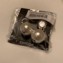 EMODA パール シェルモチーフ ピアスのサムネイル