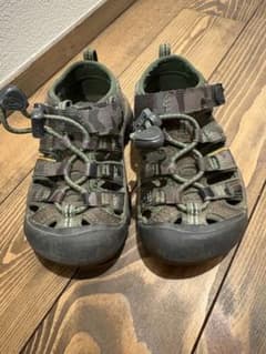 KEEN キーン　 迷彩デザイン ストラップ式サンダルのサムネイル