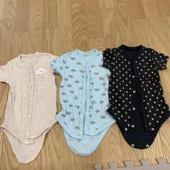 肌着 ロンパースのサムネイル