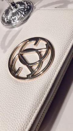 白の財布^_^のサムネイル