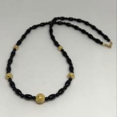 4102天然黒珊瑚に黄色k18金ビーズデザインのネックレス 4102天然黒珊瑚に黄色k18金ビーズデザインのネックレス - メルカリ