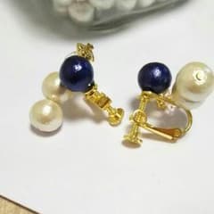 イヤリング♥ダークブルーがアクセントです☆のサムネイル