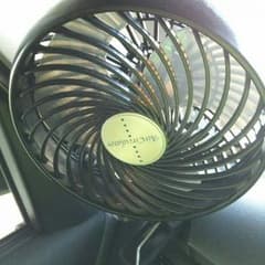 車の扇風機のサムネイル