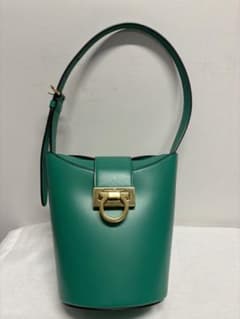 Salvatore Ferragamo ガンチーニショルダーバッグのサムネイル