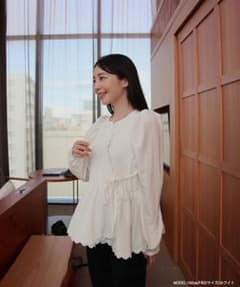 新品タグ付】Fit more×優季コラボ スカラップアシメブラウス ホワイト