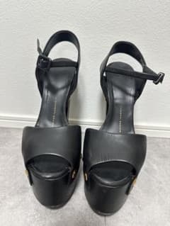 GIUSEPPE ZANOTTI 厚底サンダル 黒 ゴールドスタッズのサムネイル