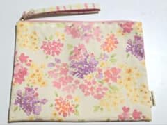 LAURA ASHLEY HOME 花柄 フラットポーチ ストラップ付のサムネイル