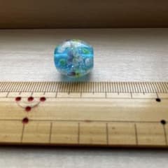 ビオラ花模様のとんぼ玉 約1.6cmのサムネイル