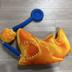 【非売品】釣りグミ　海の大秘宝　当選品　サメ　ビッグぬいぐるみのサムネイル