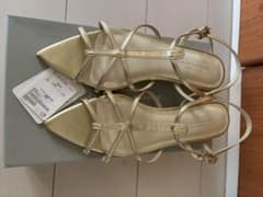 ［美品］ユナイテッドアローズ　サンダル　Ｌサイズ ゴールドのサムネイル