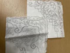 汕頭　刺繍入りハンカチ 2枚セット ホワイトのサムネイル