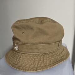 ［大特価‼️］NEW ERA バケットハット ベージュのサムネイル