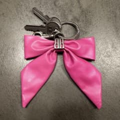 BALENCIAGA ピンクリボンキーホルダー バックチャーム 最終値下げ