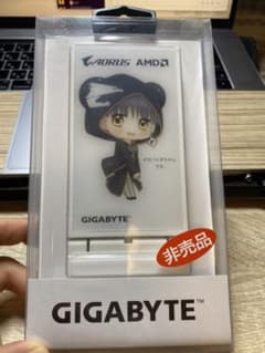 【シリアルさん専用】ギガバイト ワイヤレスチャージャー スタンド 非売品のサムネイル