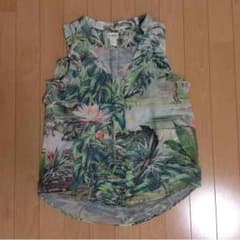 H&M南国柄トップスのサムネイル