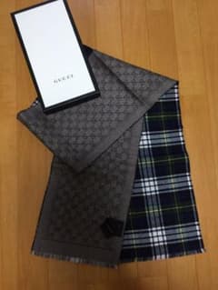 GUCCIのマフラーのサムネイル
