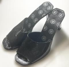 CHANEL シャネル ブラックミュール パテント 36 23cm - メルカリ