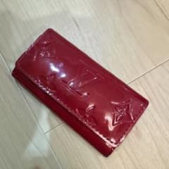 ルイ・ヴィトン エナメル赤キーケース - メルカリ