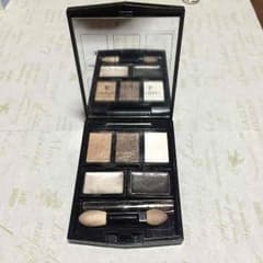 資生堂 MAQUILLAGE アイシャドウのサムネイル