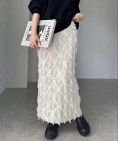 andme カットフリンジニットタイトスカートのサムネイル