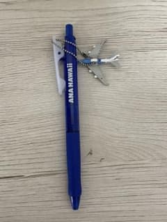 ANA HAWAII ボールペン 青 飛行機チャーム付きのサムネイル