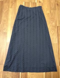 ブラック 刺繍 ロングスカートのサムネイル