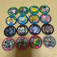 k*O様 妖怪ウォッチ 妖怪メダル まとめ売り 32枚セットのサムネイル