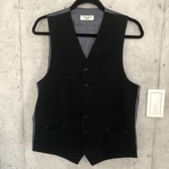 新品・未使用　YUKI TORII ブラック　ベスト　スーツのサムネイル