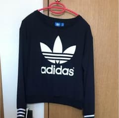 adidasトップスのサムネイル