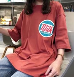 【新品・未使用】オーバーサイズ ロゴ Tシャツ 赤のサムネイル
