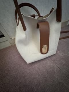 CHARLES & KEITH ショルダーバッグ ホワイトのサムネイル