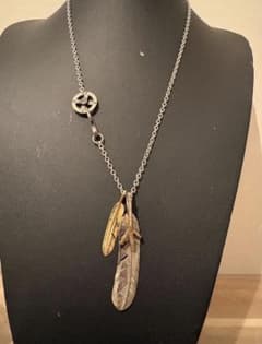 金爪小金コンビフェザーネックレス 金爪小金コンビネックレス - メルカリ