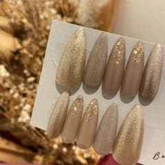 現品販売✨ネイルチップ　キラキラ　ゴールド　グラデーションのサムネイル