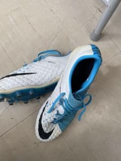 サッカースパイクナイキ　ハイパーヴェノム　AGのサムネイル